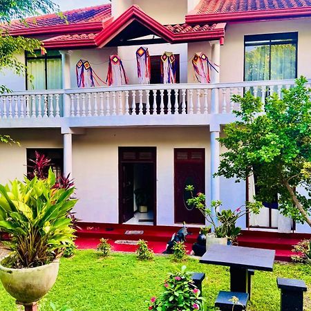 Sritaly Inn Mirissa Esterno foto